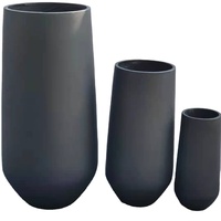 Grands pots à fleurs ronds en fibre de verre faits à la main avec un design minimaliste/moderne pour la décoration de la maison et du jardin, provenant de fournisseurs chinois