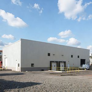 Costruzione industriale d'acciaio leggera di progettazione moderna con la struttura del tetto del metallo adatta a capannoni di stoccaggio ed a magazzini economici - Product Image 3