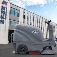 Camion balayeuse électrique autoportée pour le nettoyage des routes et le dépoussiérage des sols