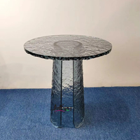 Table basse en acrylique à effet d'ondulation pour salon moderne ou balcon. Table d'angle transparente de luxe design