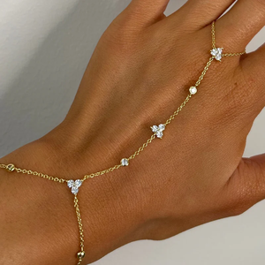 YUNCHENG Cadena de Dedo de Oro 18K Personalizada, Cadena de Mano Minimalista, Brazalete de Flor con Circonitas Blancas <span class=keywords><strong>para</strong></span> Uso Diario, Joyería <span class=keywords><strong>para</strong></span> Mujer - Product Image 1