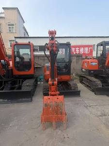 รถขุดขนาดเล็ก Kubota U35 มือสอง น้ำหนัก 3.5 ตัน นำเข้าจากญี่ปุ่น พร้อมใบมีดดันดิน สำหรับงานจัดสวนเทศบาลและงานฟาร์ม - Product Image 3