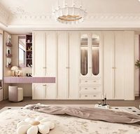 Armoire de chambre à coucher de style crème français moderne avec coiffeuse intégrée et vitrine à portes vitrées, mobilier de luxe sur mesure