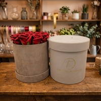 Boîtes cadeaux rondes personnalisées avec logo de marque, en matériaux recyclés, pelliculage mat, gaufrage et estampage à chaud or