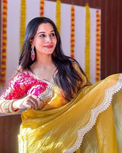 Shanti Weds Special Gold Crush Sarees Collection Nouveau tissu Jimichu avec chemisier cousu pour fête indienne formelle - Product Image 1