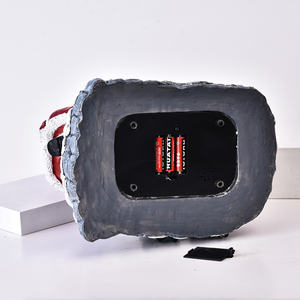 Boîte à musique globe de neige de Noël - Cabine téléphonique britannique en résine, lanterne de Père Noël, lumière LED, paillettes tournoyantes, fonction musicale - Product Image 2