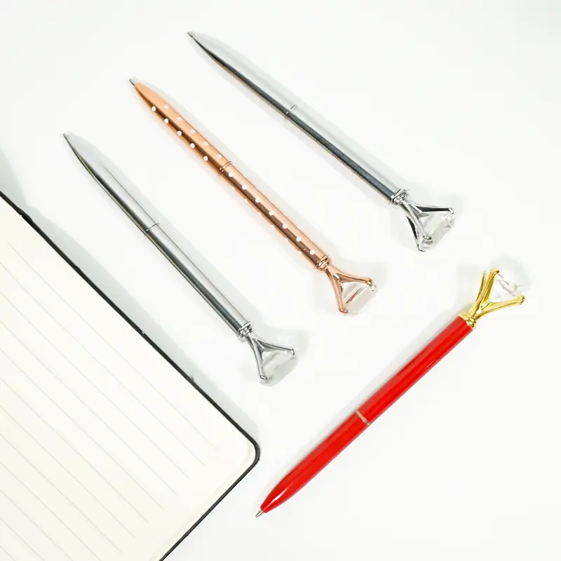 Kauçuk kavrama ile özelleştirilmiş Led lazer Light up tükenmez kalem-kişiselleştirilmiş mürekkep tükenmez kalemler özel kazınmış tarzı promosyon kalemler