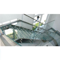 ÉTATS-UNIS escalier en verre droit avec limon en acier