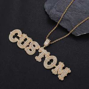 Nuoya Nuovo Ciondolo <span class=keywords><strong>Personalizzato</strong></span> <span class=keywords><strong>con</strong></span> <span class=keywords><strong>Nome</strong></span>, <span class=keywords><strong>Collana</strong></span> <span class=keywords><strong>con</strong></span> Lettera Iniziale in Zirconia Cubica Baguette, Gioiello Iced Out per Uomo e Donna - Product Image 2