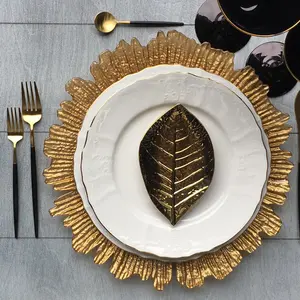 Baroque Style Design Wholesale Plastic Antique Gold Silver Charger Plates for Wedding and Dinner
