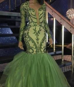 Vestido de Diseñador de Lujo con Cuentas de Cristal Pesadas y Adornos de Piedras, Perfecto para Bodas y Eventos - Product Image 1