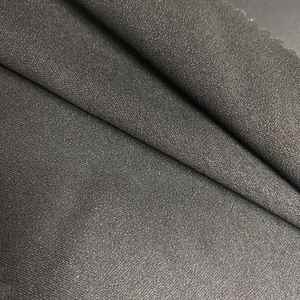 Entoilage thermocollant 100 % polyester, 100 GSM, tissé à jet d'eau, extensible et doux - Product Image 6