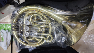 Corno Francese in Sib a 3 Pistoni Laccato Oro Professionale per Studenti (FH7032G) - Product Image 5