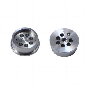 Pièces CNC pour instruments chirurgicaux en acier inoxydable : Service de taraudage et perçage de haute précision avec électroérosion à fil et brochage - Product Image 3