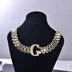 Collar con Colgante de Inicial, Joyería Minimalista, Accesorios de Moda, Tendencia de Moda - Product Image 3