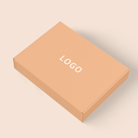 Boîte d'expédition en papier ondulé PPWR personnalisable avec logo, rose clair à l'extérieur, foncé à l'intérieur, recyclable, conception gratuite