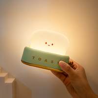 Lampe LED Mignonne en Forme de Grille-Pain avec Fonction Veilleuse, Lumière Douce et Chaude, Fonctionnant sur Piles et à Intensité Réglable pour la Chambre de Bébé
