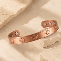 Bracelet jonc ouvert ajustable unisexe en cuivre rouge 99% gravé de motifs floraux rétro, en forme de cœur, avec aimants pour la santé, à porter au quotidien