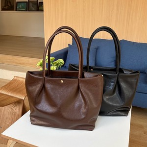 กระเป๋าโท้ทเนื้อนุ่มความจุขนาดใหญ่ สีดำล้วน พร้อมตัวล็อคแม่เหล็กและช่องซิปสำหรับใช้งานในชีวิตประจำวัน - Product Image 2