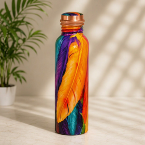 Bouteille d'eau en cuivre pur à imprimé plumes multicolores – Bouteille de boisson ayurvédique de luxe en cuivre avec art plumeux éclatant - Product Image 1