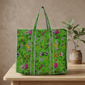 Bolsa de Mano con Estampado Floral de Estilo Tradicional, con Impresión Digital Vibrante en Rosa y Verde, Compartimento de Gran Capacidad, Sin Cierre - Product Image 3