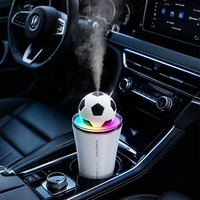 Neues Design 280ml Fußballförmiger Auto-Getränkehalter Luftbefeuchter USB Mini Nebelerzeuger RGB Farb-Nachtlicht Dual-Use Auto-Luftbefeuchter