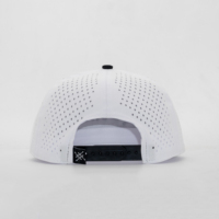 Casquette de sport confortable et neutre pour l'extérieur, haute performance, imperméable, perforée au laser, 5 pièces, visière plate, avec logo personnalisé, pour le surf et le golf