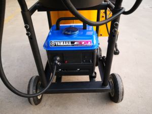 Pulvérisateur d'émulsion bitumineuse à commande manuelle à bon prix, machine d'étanchéité routière, épandeur de bitume, machine d'étanchéité des fissures routières en vente - Product Image 2