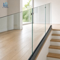 LANGE Stilvolles Zeitgenössisches Edelstahl-Glasgeländer Glas-Balkongeländer Schwarzer Rahmen Minimalistisch für Penthouse