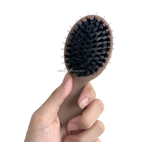 Brosse à extensions capillaires mini ARLANY avec logo personnalisé, finition mate, poils de nylon et de sanglier pour l'entretien quotidien et les extensions capillaires en salon