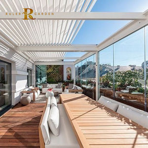 Pérgola Motorizada de Aluminio para Exteriores, Impermeable, con Techo de Láminas Ajustables, Pérgola Retráctil Eléctrica de Aluminio para Jardín - Product Image 1