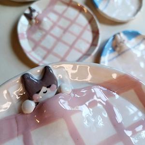 Vente en gros d'assiettes décoratives rayées de Noël avec dessin animé mignon chaton chat <span class=keywords><strong>lapin</strong></span> couverture design assiettes à bijoux en céramique - Product Image 4