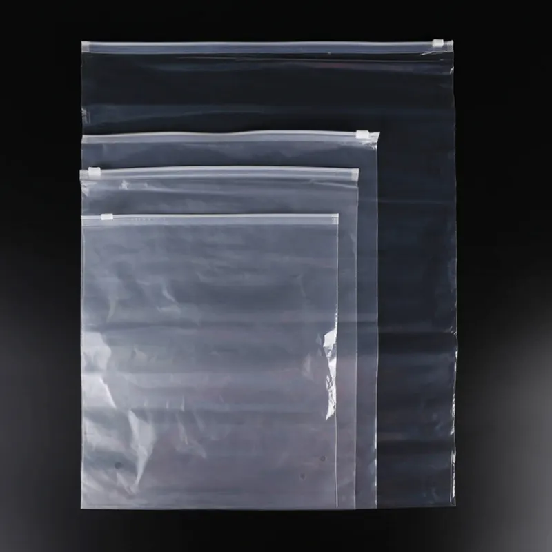 حقيبة شفافة مصنوعة من بلاستيك البولي إيثيلين الشفاف من المورِّد في الصين مزودة بكيس منزلق لتغليف الملابس الداخلية