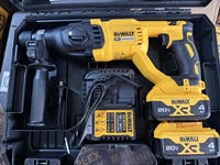Perceuse à percussion sans fil 20V lithium-ion sans balais trois fonctions DCH133M2