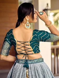 Tela de Alta Calidad Utilizada en Lehenga Choli de Diseñador con Trabajo de Lentejuelas e Hilo y Dupatta a Juego para Vestimenta Tradicional - Product Image 4