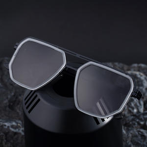 แว่นกันแดดโพลาไรซ์สำหรับผู้ชาย รุ่น My-98328 กรอบสีดำ เลนส์ TAC ป้องกันรังสียูวี 400 ป้องกันแสงสะท้อน สไตล์ตกปลา - Product Image 2