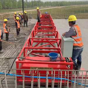 Paveuse à béton à trois rouleaux, type châssis compact, autopropulsée, équipement de pavage à suspension de poutres de tunnel, conception compacte - Product Image 1