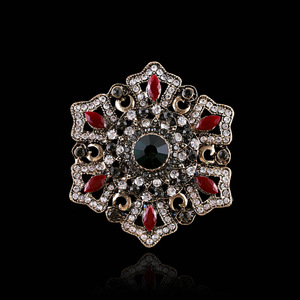 Nouvelle Broche Classique en Alliage Plaqué Or en Forme de Fleur, Épingle Croix Trésor, Designs Personnalisés, Unisexe, Luxe, Tendance, Cadeau de Fête - Product Image 3