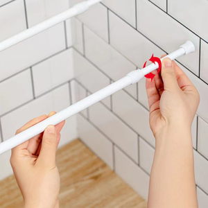 YIJIALE Tringle <span class=keywords><strong>de</strong></span> <span class=keywords><strong>Douche</strong></span> Ajustable Blanche 40-70cm, Tringle à Tension Antidérapante pour Salle <span class=keywords><strong>de</strong></span> Bain, Tringle à Tension pour Fenêtre, Tringle à Tension pour Placard - Product Image 1