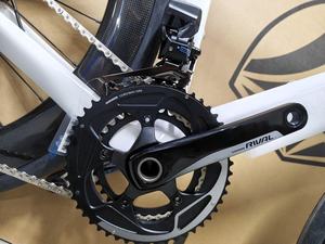Vélo de route en carbone CYCLONE-3rd (3K ED) |   Vélo de course 700C 24 vitesses avec freins à disque hydrauliques - Product Image 5