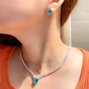 Glitzernde weiß vergoldete hellblaue kubische Zirkon Kristall Frauen Ohrring Halskette Set für Hochzeit Trendy Party Schmuck