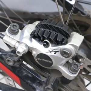 Plaquettes de frein de refroidissement pour vélos et vélos de route – Accessoires de frein à disque résine-métal avec dissipation thermique - Product Image 3