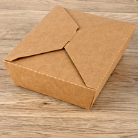 Assiettes en plastique jetables, boîtes d'emballage pour viande grillée, poulet frit, frites et hamburgers.