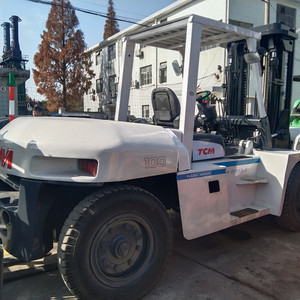 Montacargas pesado original japonés TCM FD100 con capacidad de carga nominal de 10 toneladas, motor diésel Isuzu duradero, bajo consumo de combustible, mástil de tres etapas. - Product Image 1