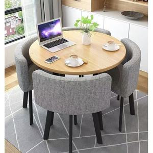 Set di Mobili di Lusso per <span class=keywords><strong>Sala</strong></span> <span class=keywords><strong>da</strong></span> <span class=keywords><strong>Pranzo</strong></span> Moderna Include <span class=keywords><strong>Tavolo</strong></span> <span class=keywords><strong>Rotondo</strong></span> in Legno <span class=keywords><strong>con</strong></span> 4 Sedie, Resistente per Uso Domestico, Esterno, Bar e Hotel - Product Image 4