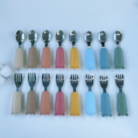 Ensemble cuillère d'apprentissage en silicone de qualité alimentaire et fourchette en acier inoxydable pour bébé, vaisselle pour enfants pour l'alimentation et l'apprentissage