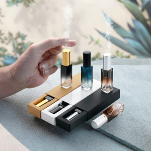 Envase Ecológico Recargable, Botella de Perfume Cuadrada de Vidrio Transparente con Atomizador de 10 ml para Envasado de Cosméticos - Product Image 3