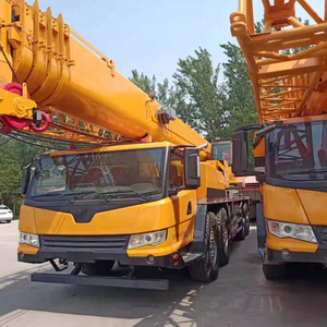 Grue tout-terrain de 110 tonnes de la marque China Lifting Machinery avec pièces de rechange - Product Image 4