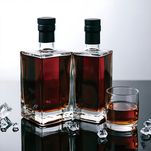 Bouteille <span class=keywords><strong>de</strong></span> vin et <span class=keywords><strong>de</strong></span> spiritueux carrée personnalisée <span class=keywords><strong>de</strong></span> 500 ml en verre, avec bouchon en liège, estampage à chaud pour Tequila, Vodka, Whisky et alcool - Product Image 4