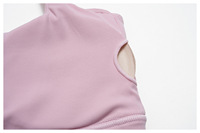 Soutien-gorge de yoga à bretelles croisées et dos élégant avec coussinets amovibles, ultra-doux et respectueux de la peau, haut de fitness très élastique pour femme